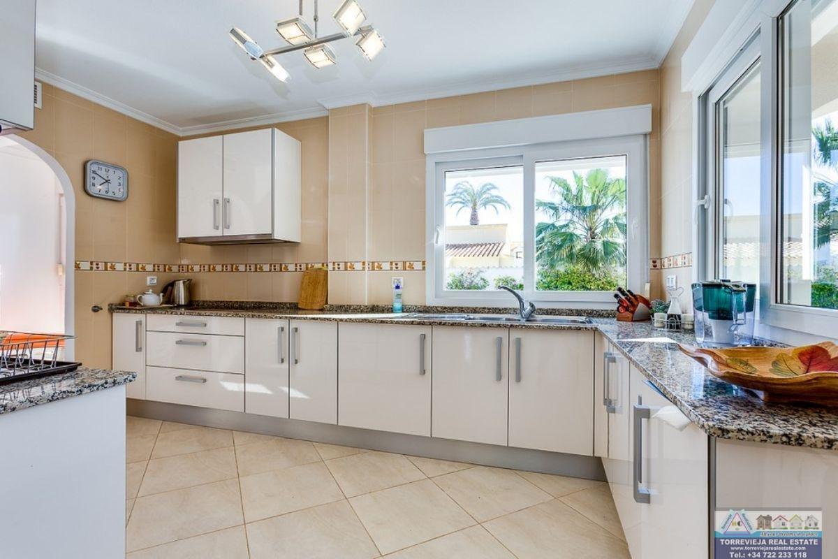 For sale of villa in Orihuela Costa