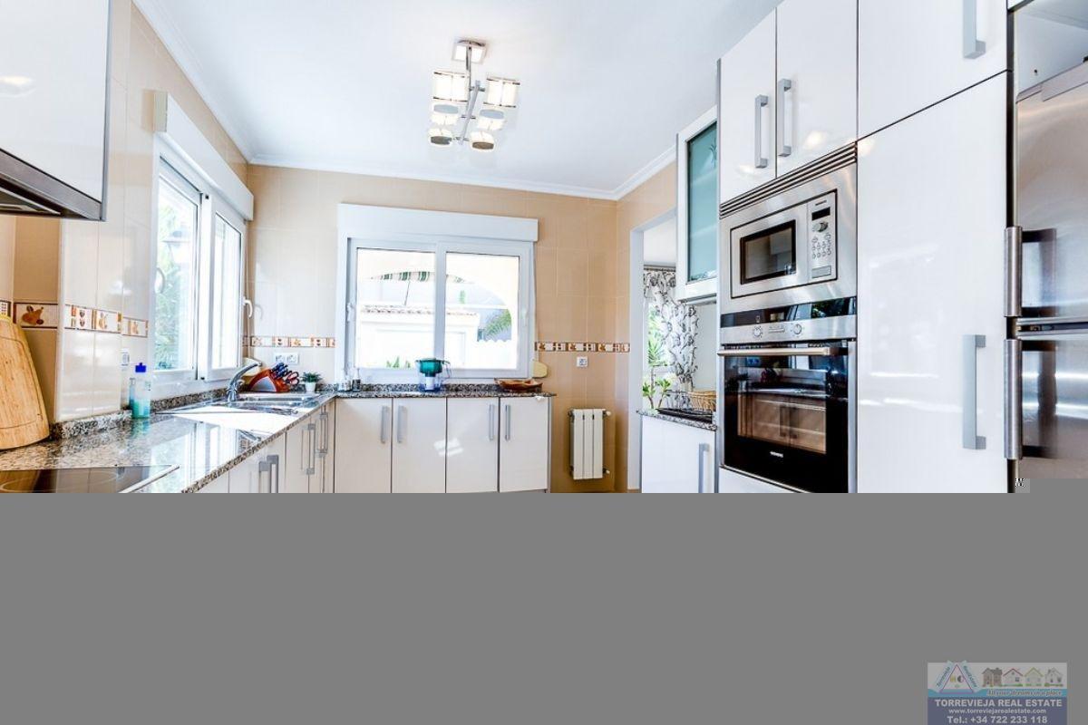 For sale of villa in Orihuela Costa