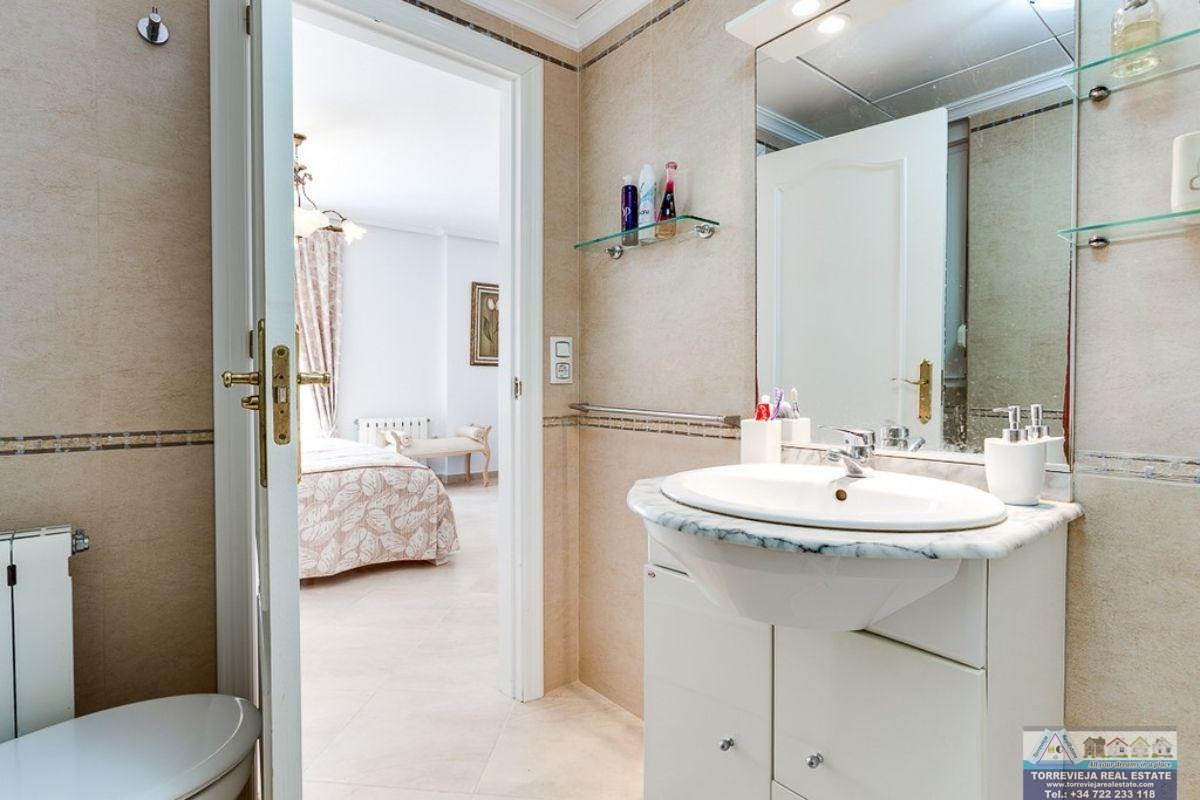 For sale of villa in Orihuela Costa