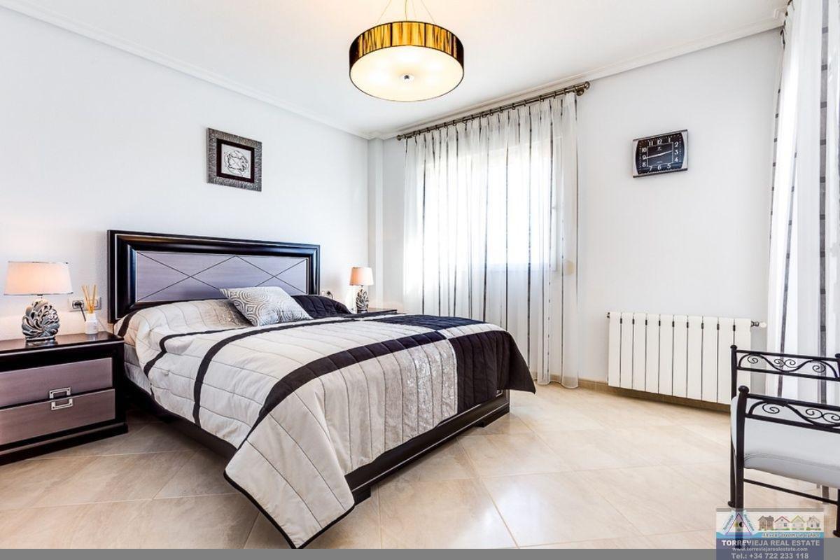 Verkoop van villa in Orihuela Costa