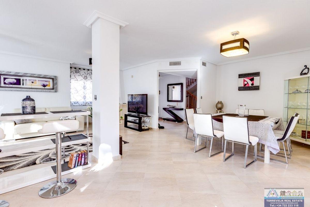 For sale of villa in Orihuela Costa