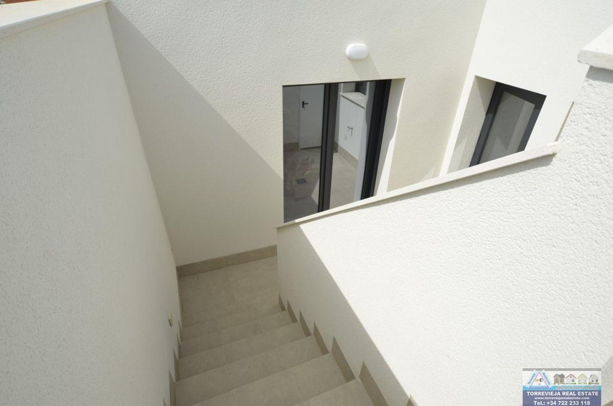 For sale of villa in Daya Nueva