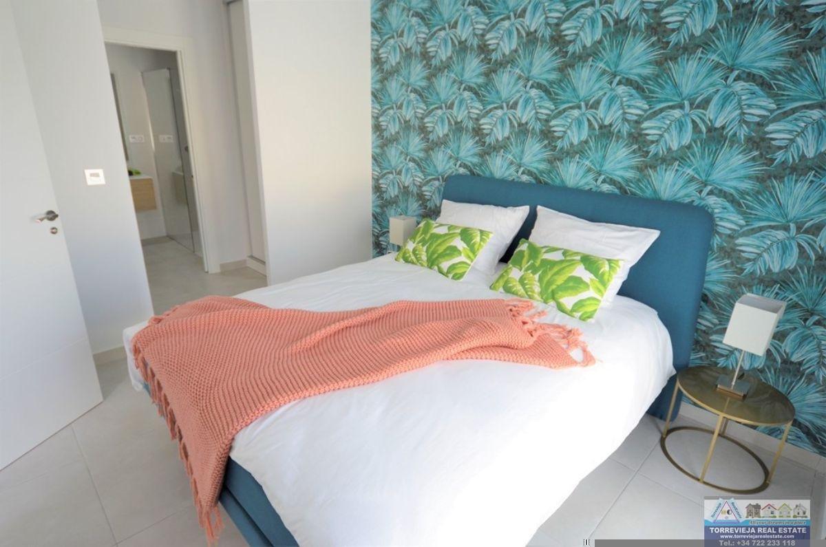 For sale of villa in Daya Nueva