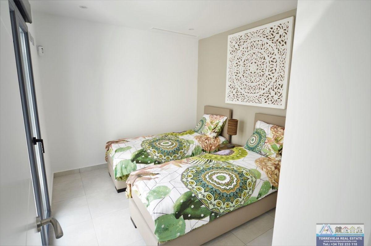 For sale of villa in Daya Nueva