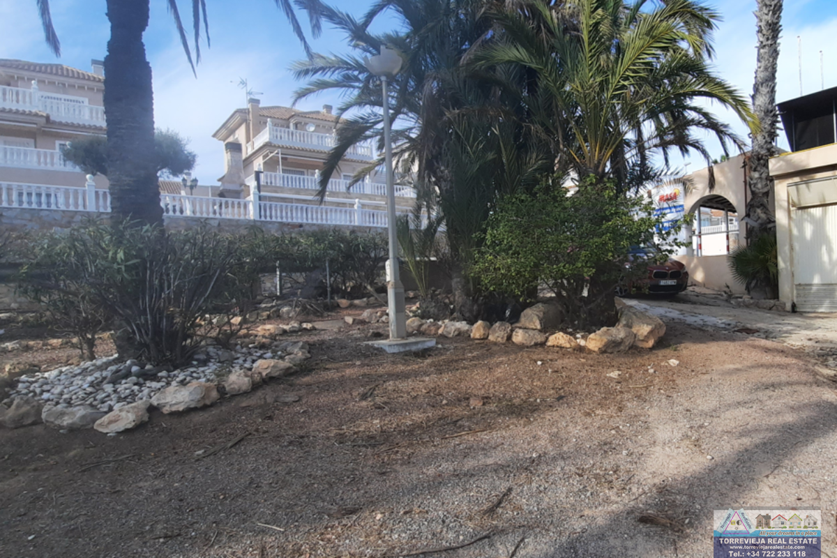 For sale of villa in Torrevieja