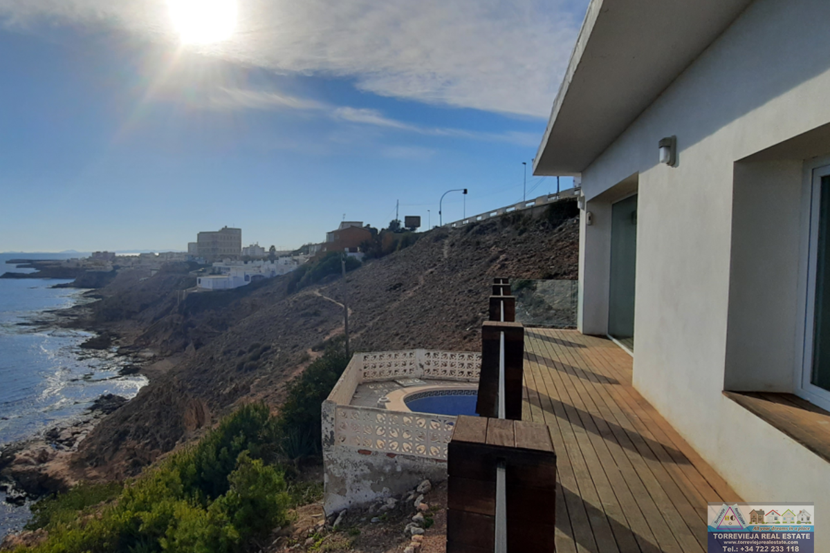 For sale of villa in Torrevieja