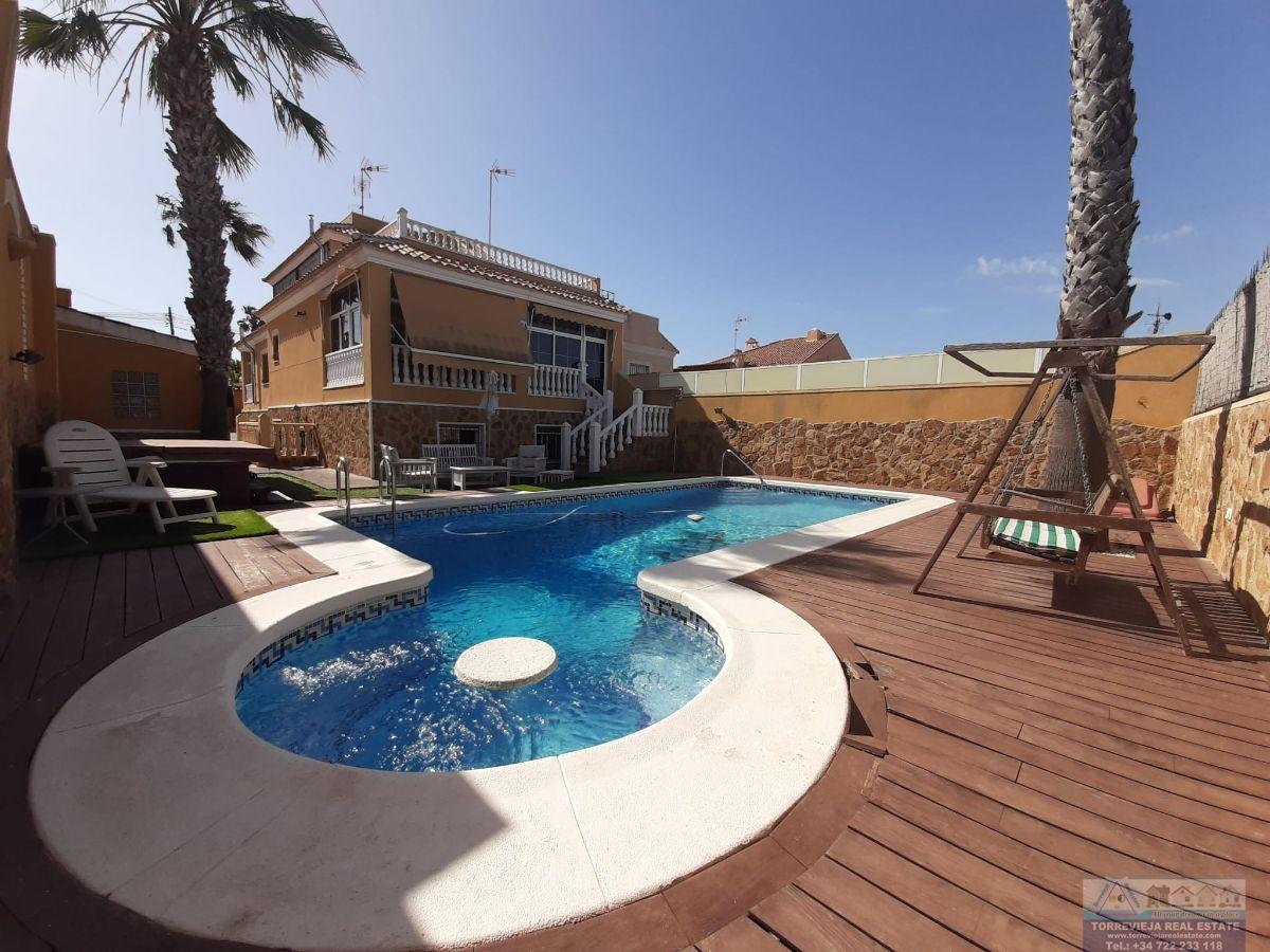 Venta de chalet en Torrevieja