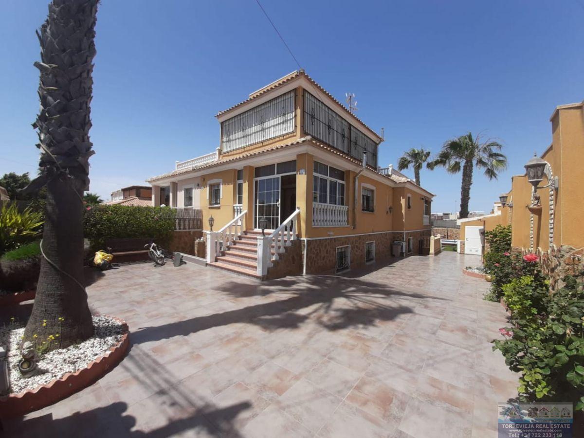 Venta de chalet en Torrevieja