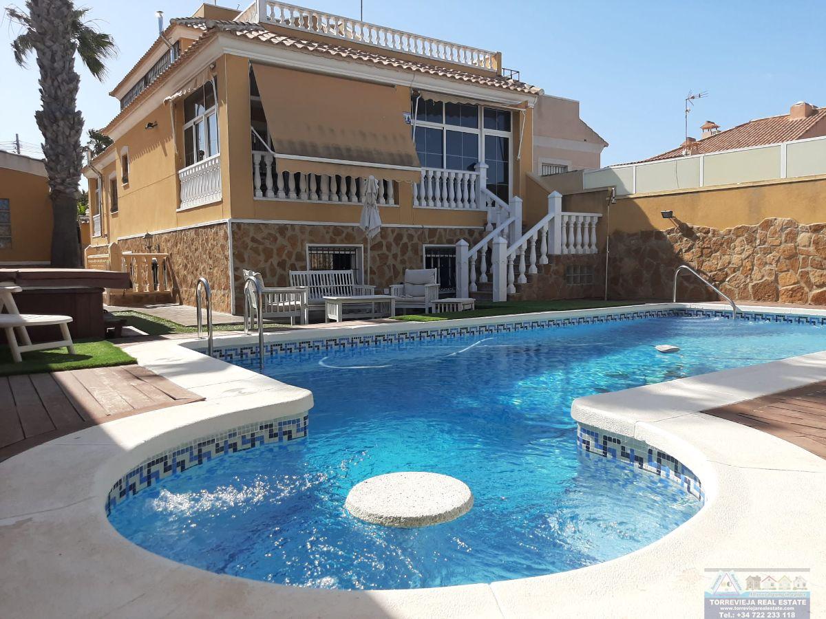 Verkoop van kleine villa in Torrevieja