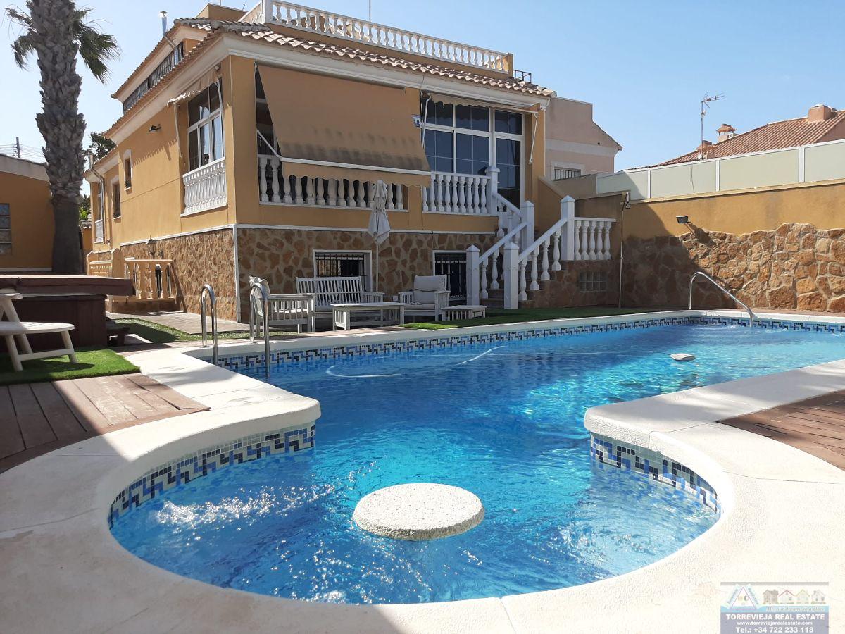 Venta de chalet en Torrevieja