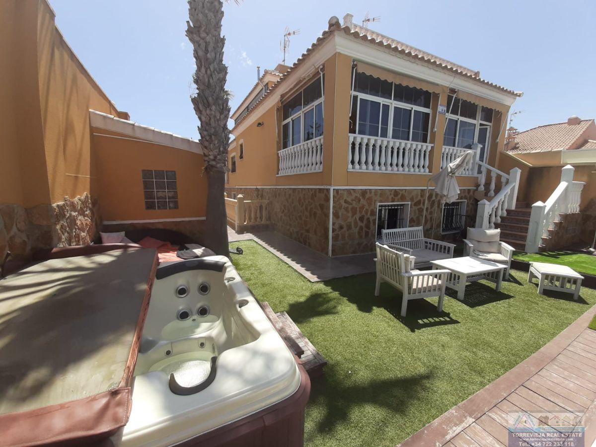 Venta de chalet en Torrevieja