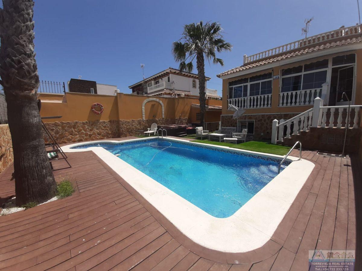 Venta de chalet en Torrevieja