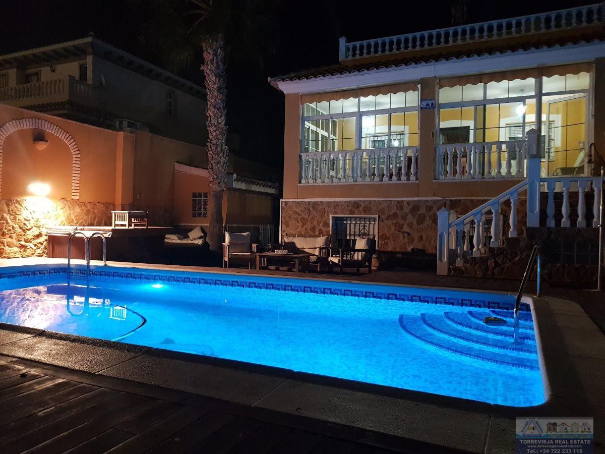 Venta de chalet en Torrevieja