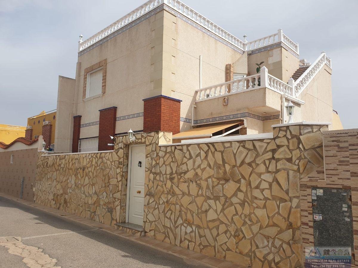 For sale of chalet in Torrevieja