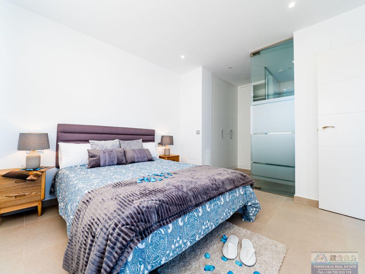 For sale of villa in Algorfa