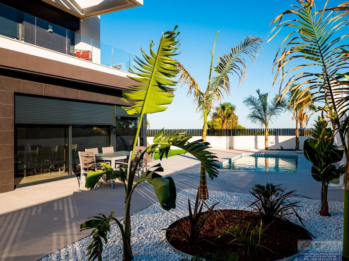 For sale of villa in Algorfa