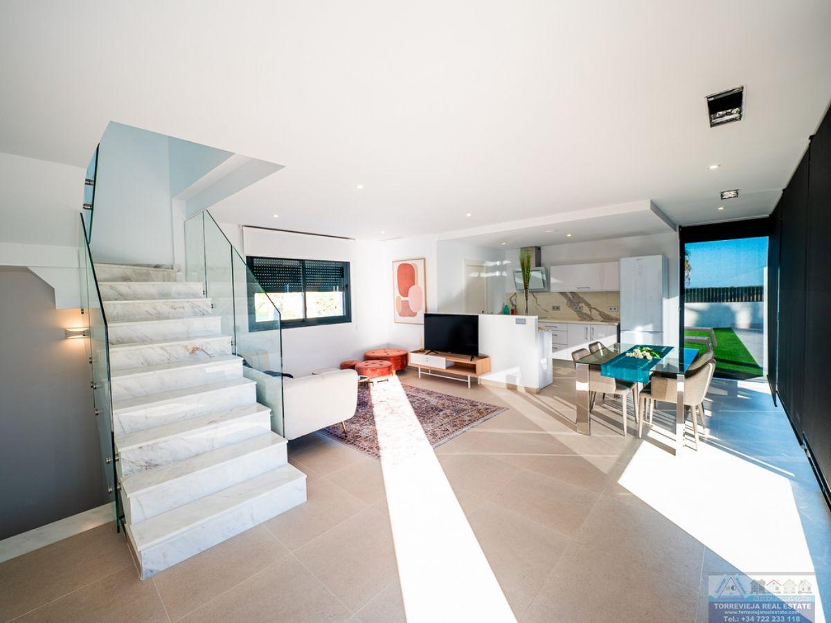 For sale of villa in Algorfa
