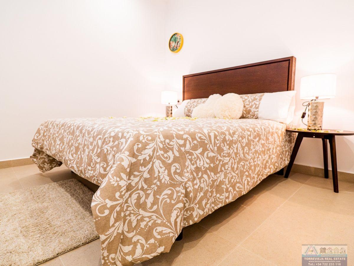 For sale of villa in Algorfa