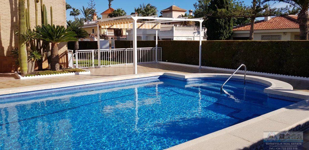 For sale of villa in Torrevieja