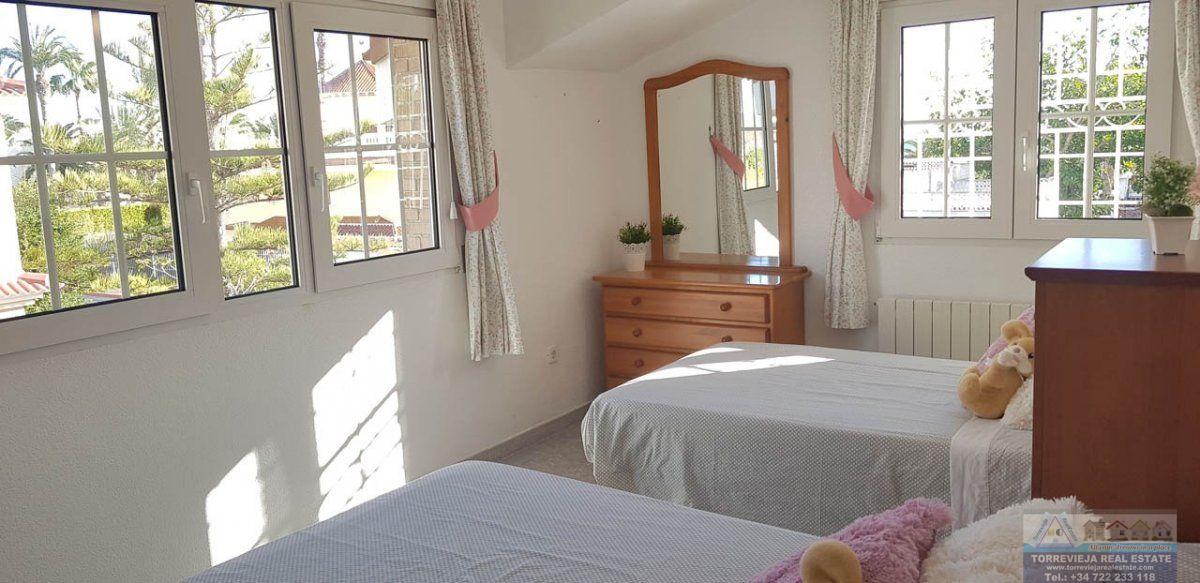 For sale of villa in Torrevieja