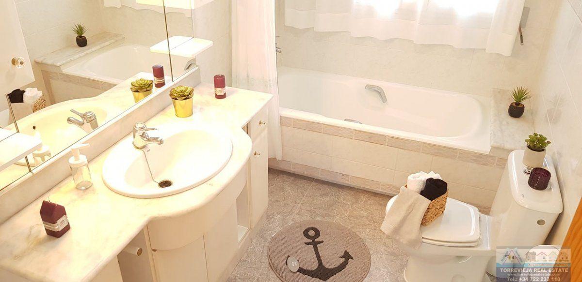 For sale of villa in Torrevieja