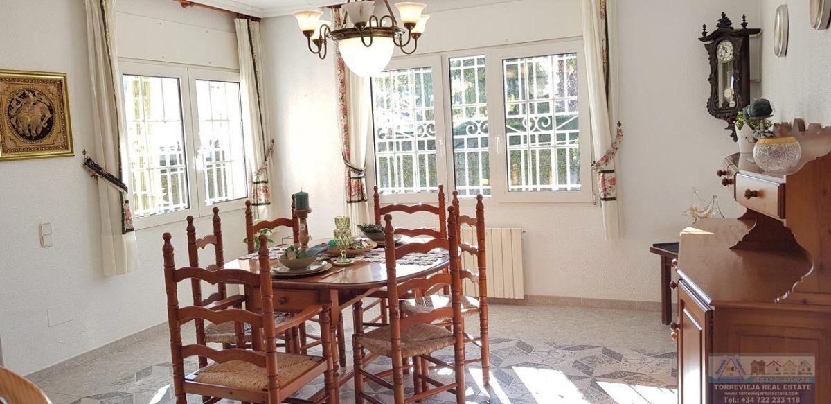 For sale of villa in Torrevieja