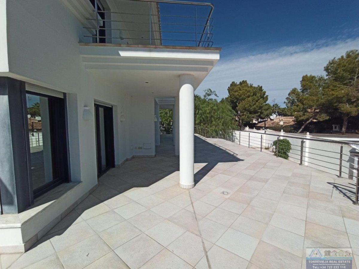 For sale of villa in Orihuela Costa