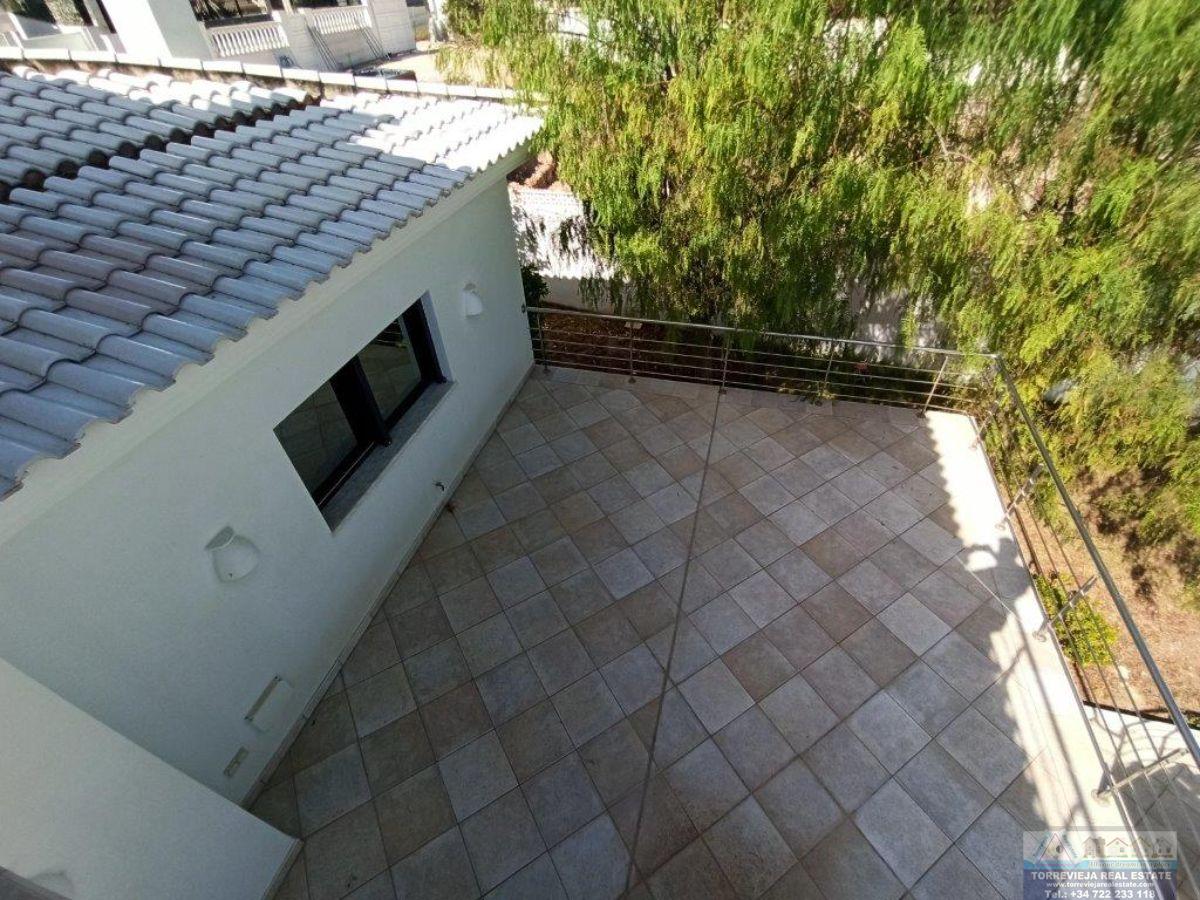 For sale of villa in Orihuela Costa