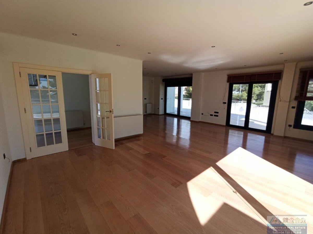 For sale of villa in Orihuela Costa