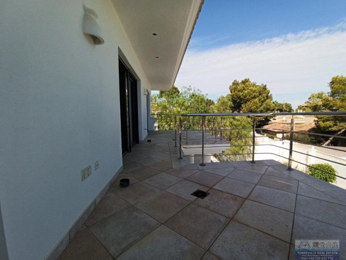 For sale of villa in Orihuela Costa