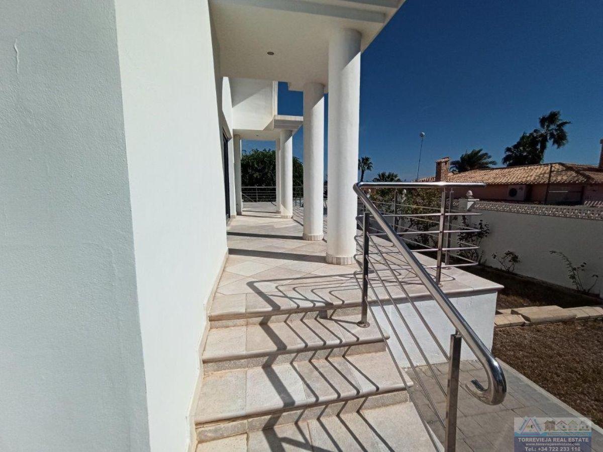 For sale of villa in Orihuela Costa