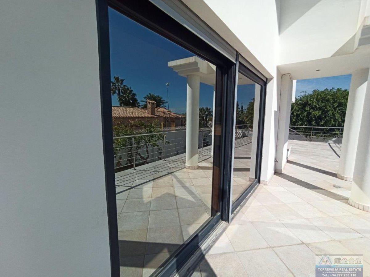 For sale of villa in Orihuela Costa