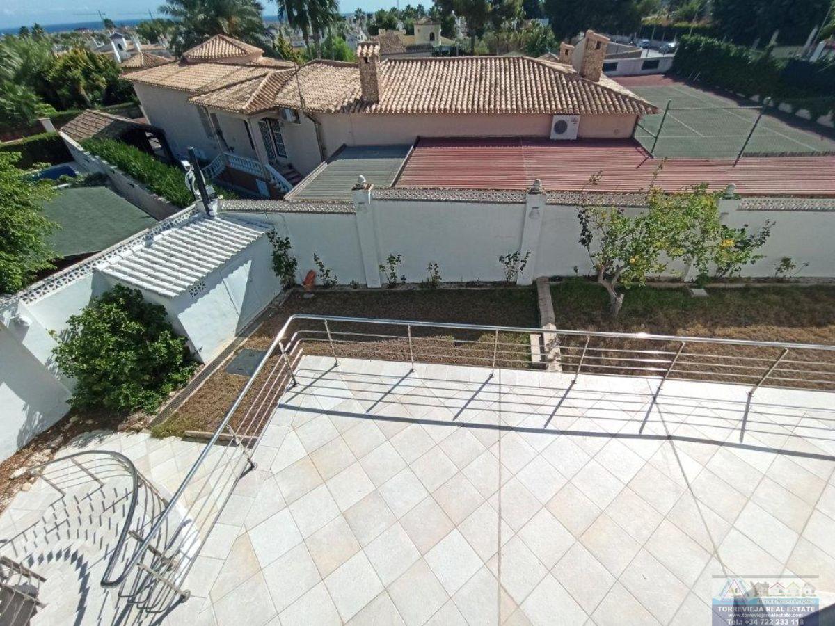 For sale of villa in Orihuela Costa