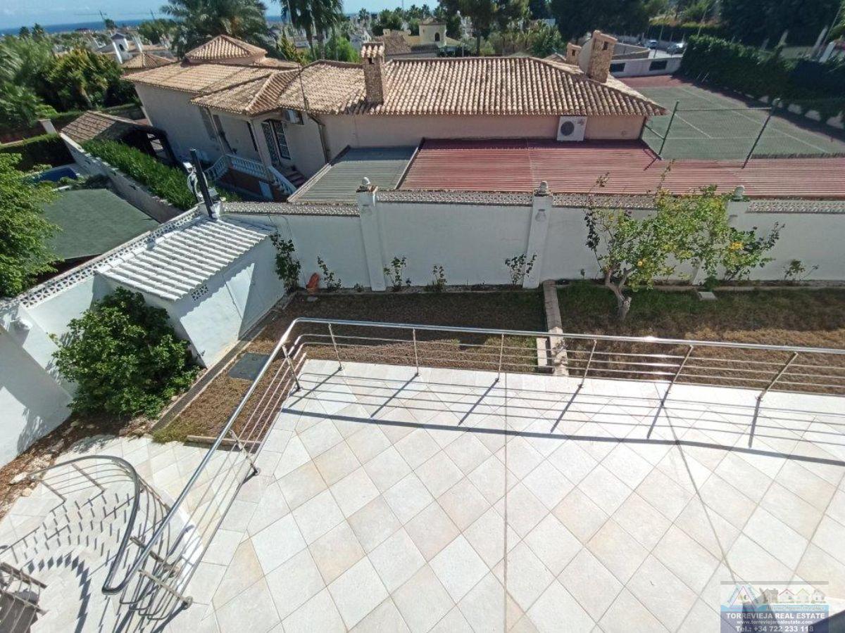 Venta de villa en Orihuela Costa