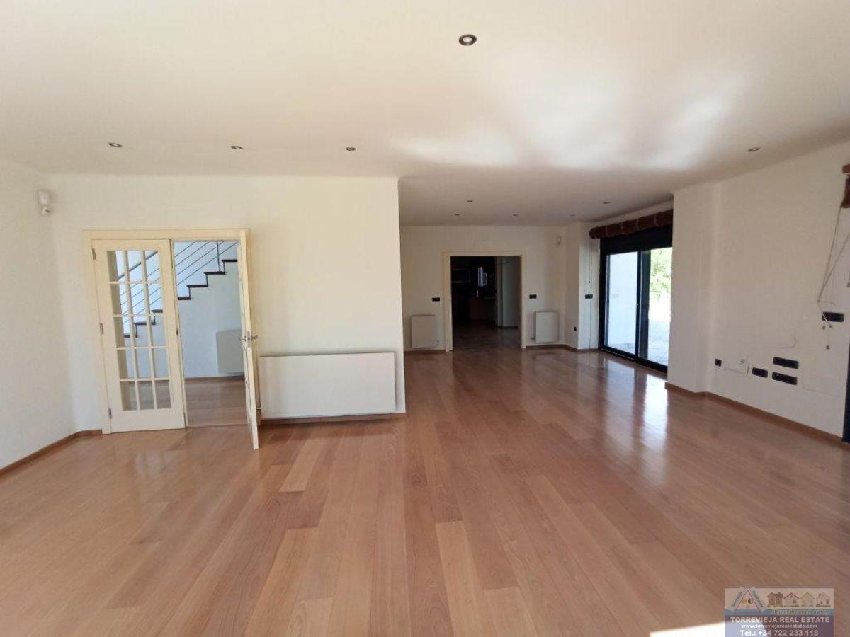 For sale of villa in Orihuela Costa