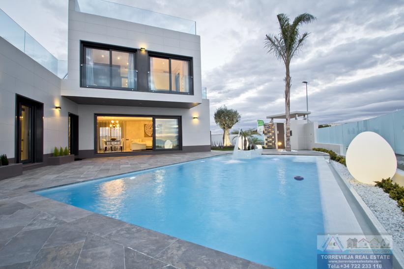 Venta de villa en Orihuela