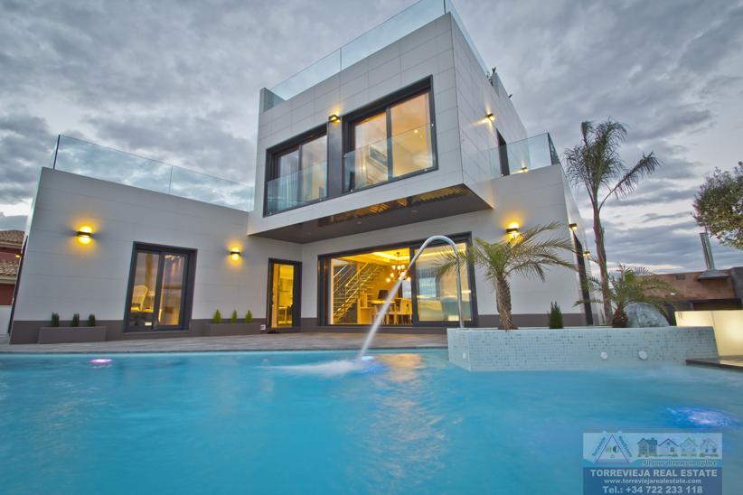 Venta de villa en Orihuela