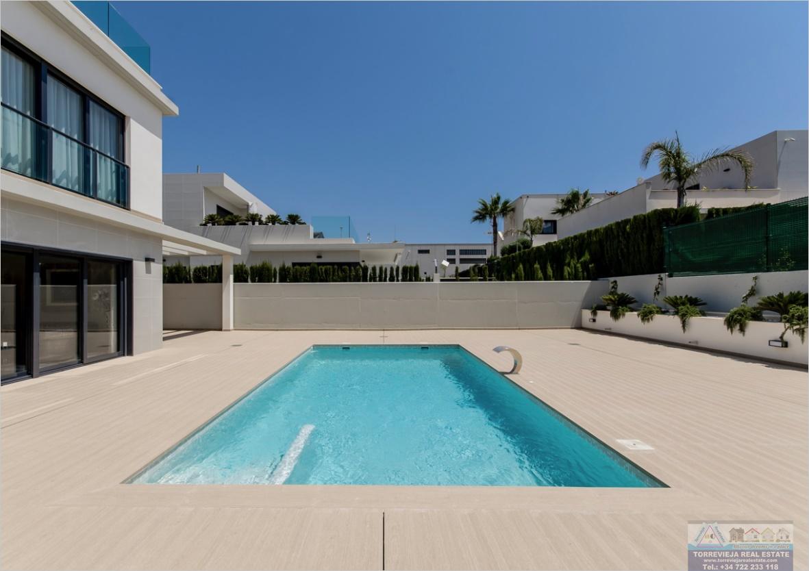 Venta de villa en Orihuela