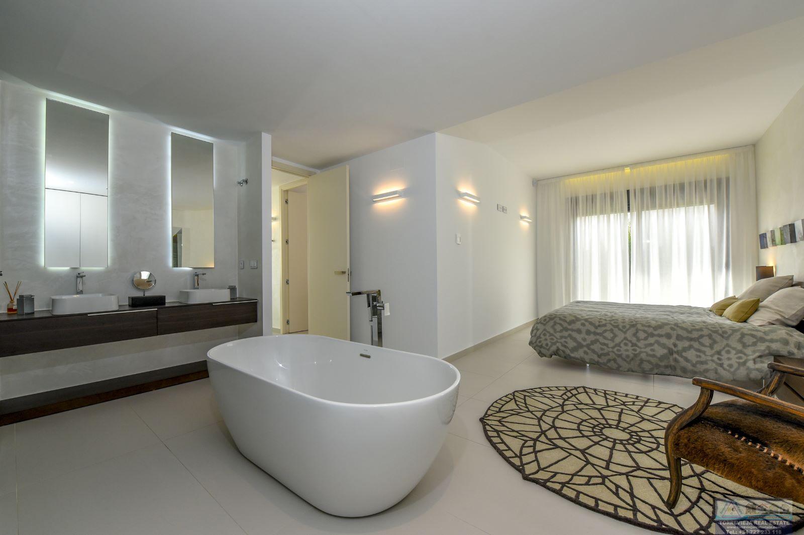 Venta de villa en Orihuela
