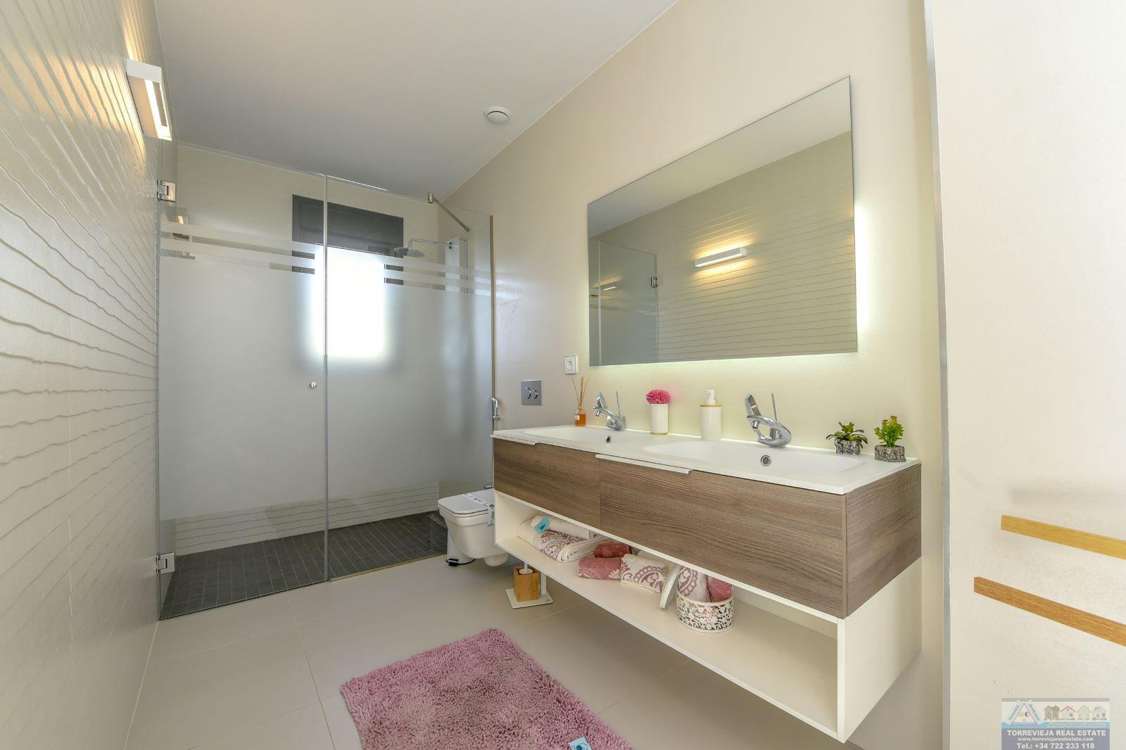 Venta de villa en Orihuela