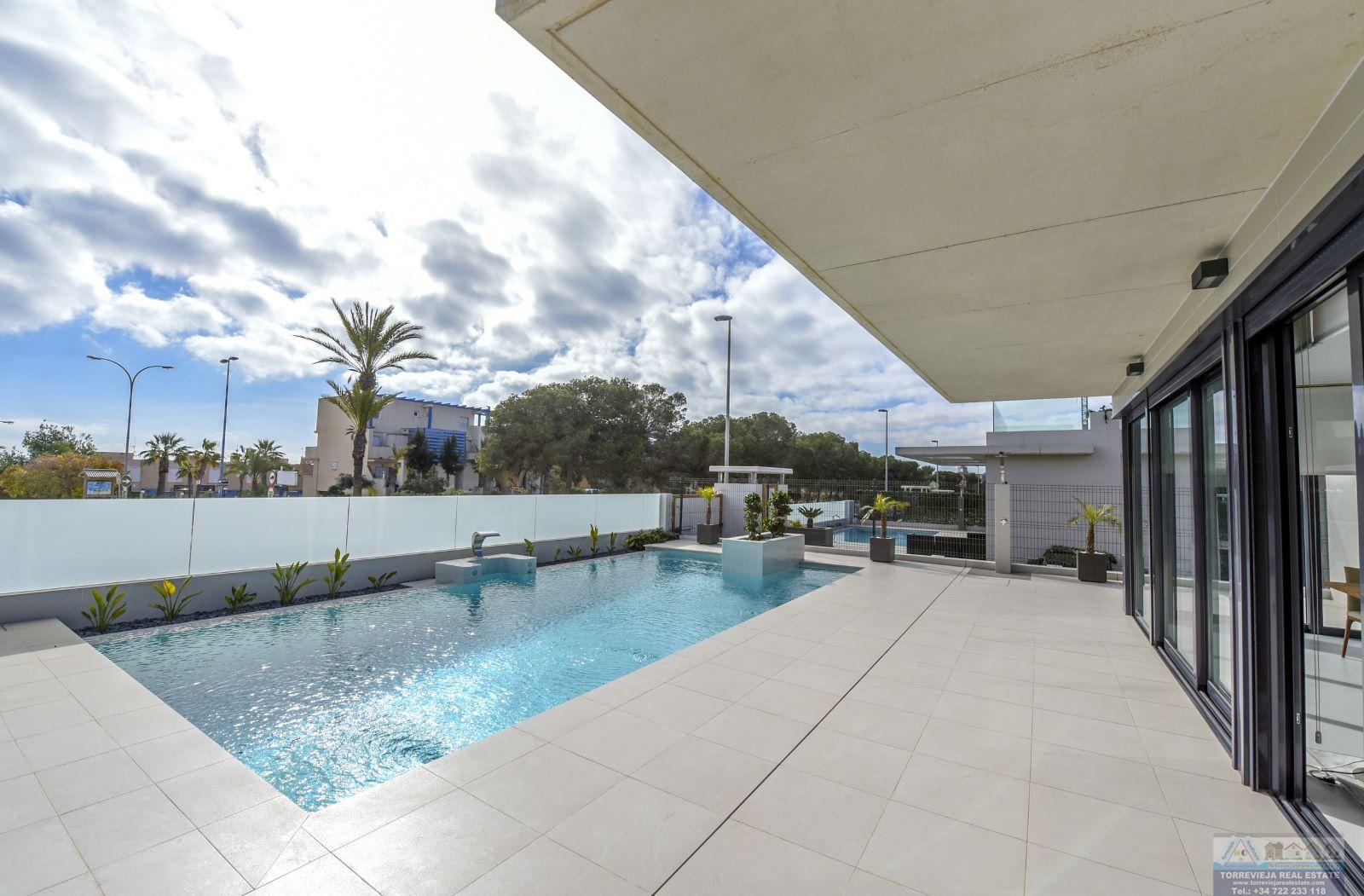 Venta de villa en Orihuela