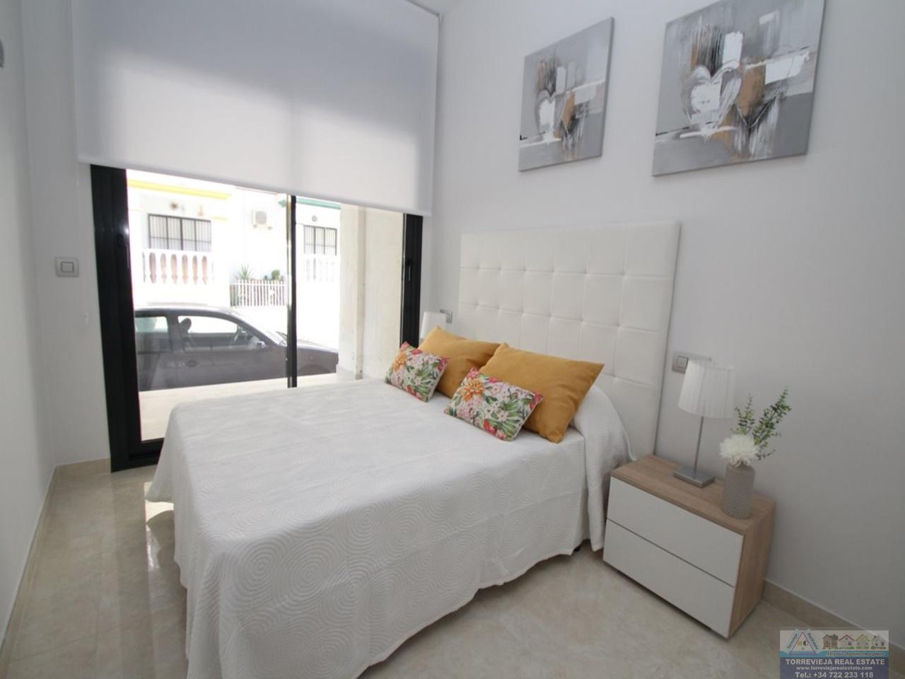 Myynti
 from
  sisään

 Torrevieja