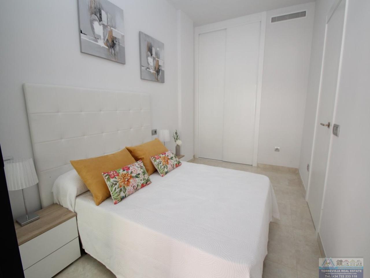 Myynti
 from
  sisään

 Torrevieja