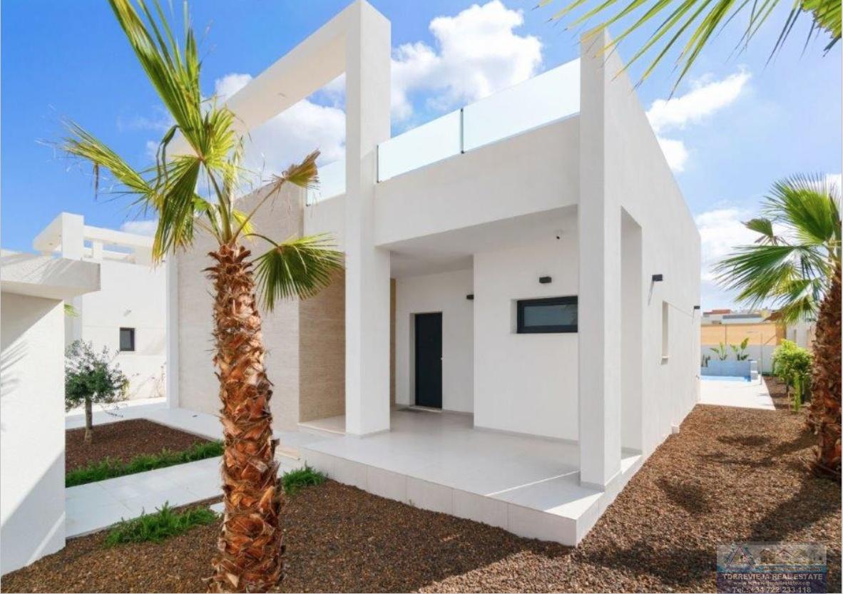 For sale of villa in Benijófar