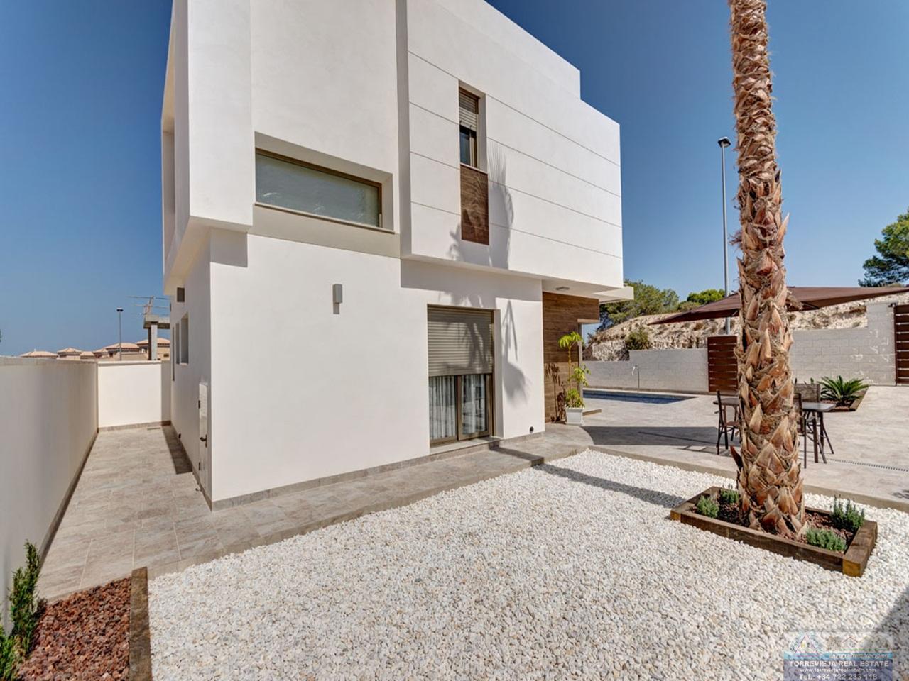 Venta de villa en Orihuela