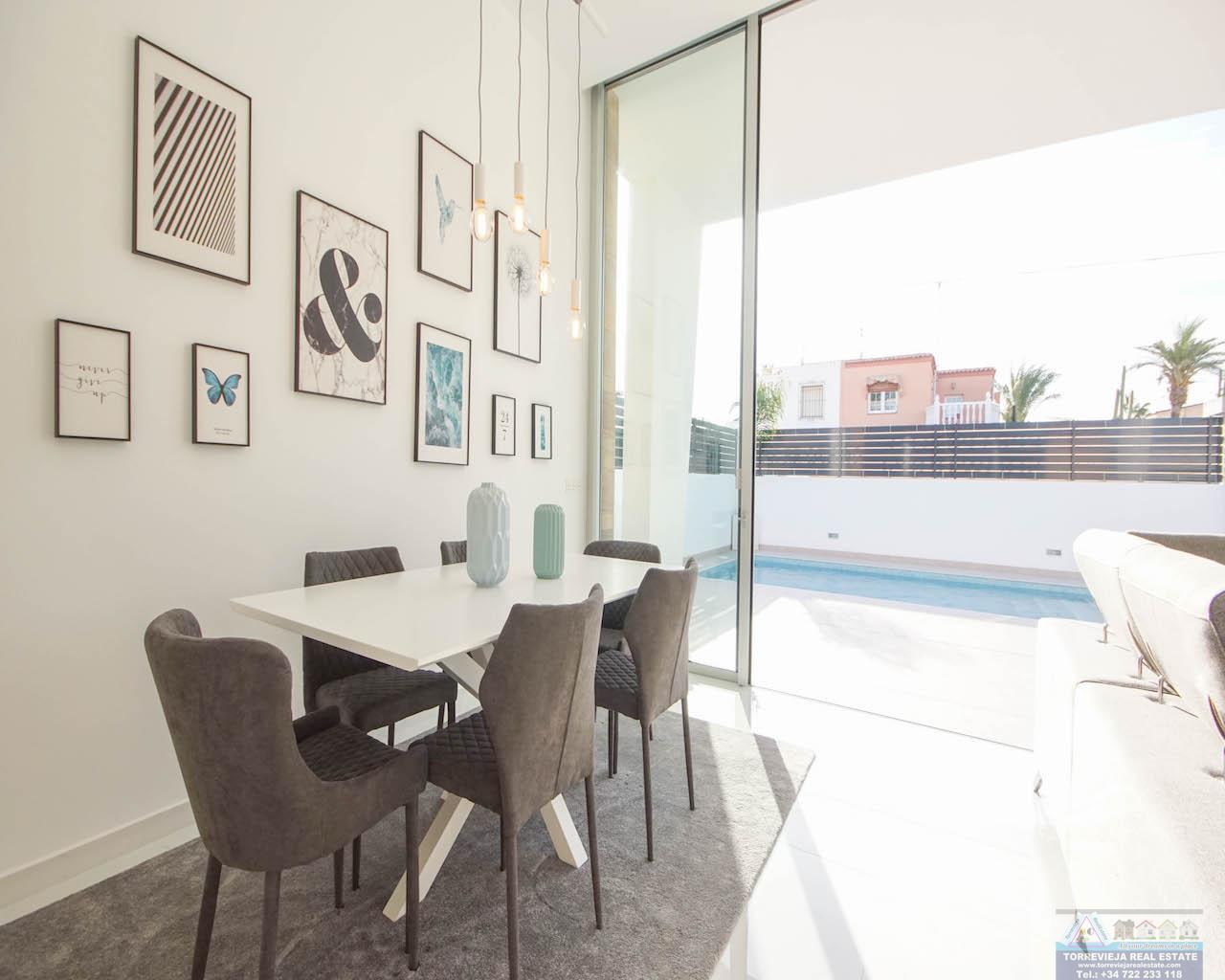 For sale of villa in Torrevieja