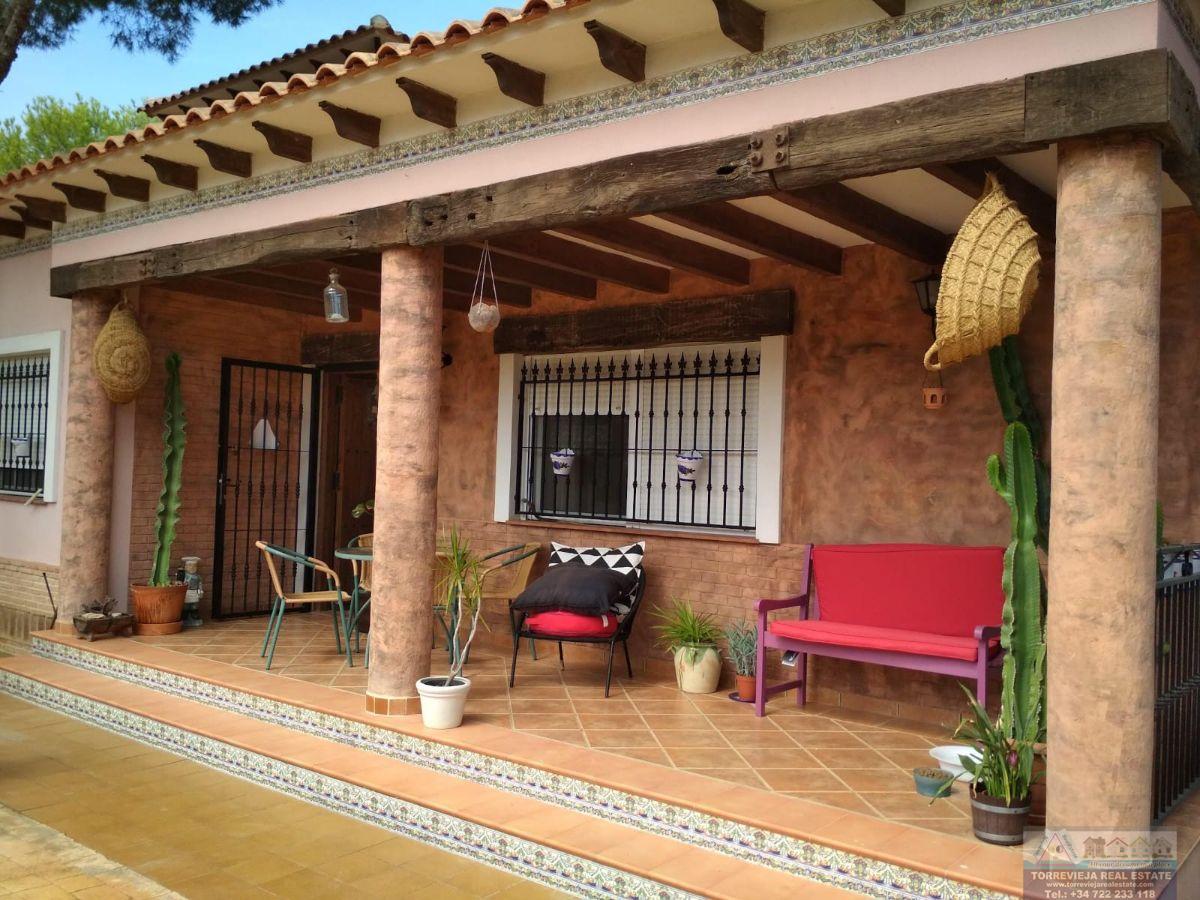 Venta de villa en San Miguel de Salinas