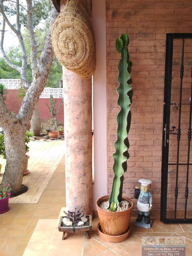 Venta de villa en San Miguel de Salinas