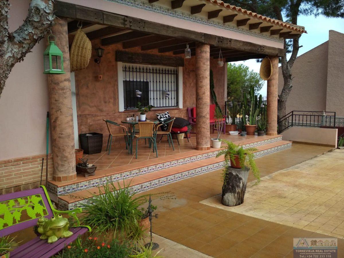 Venta de villa en San Miguel de Salinas