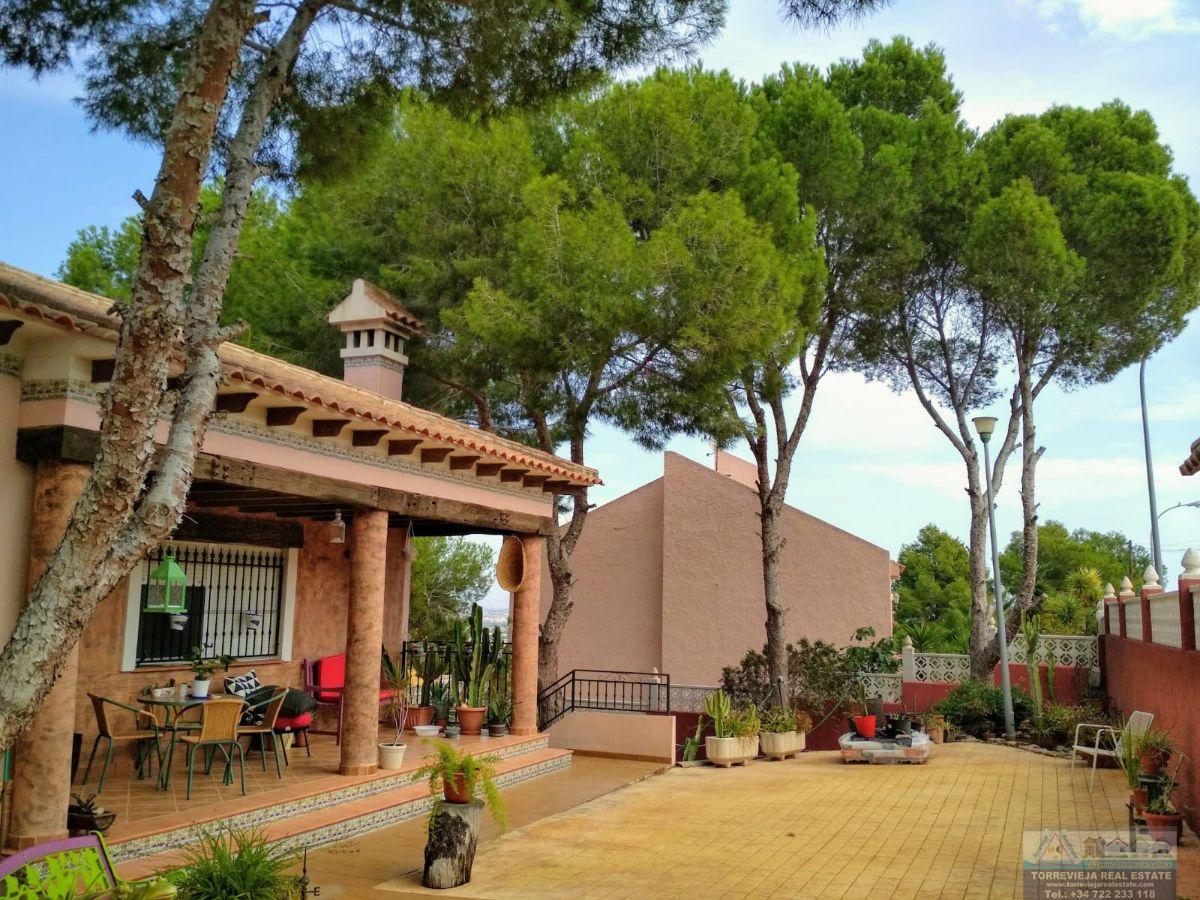 Venta de villa en San Miguel de Salinas